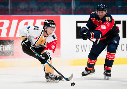 Rouen Dragons Adam Miller och Djurgårdens Alexander Urbom