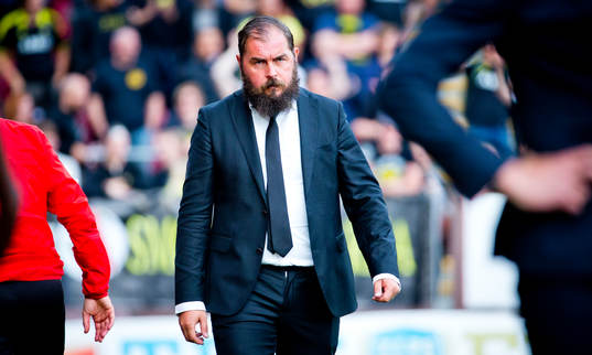 Örebros tränare Alexander Axén deppar