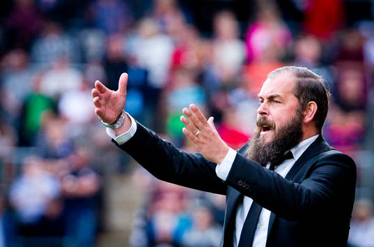 Örebros tränare Alexander Axén deppar
