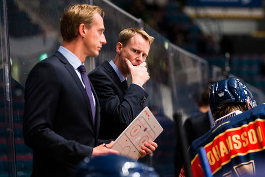 Djurgårdens assisterande Mikael Håkanson och Djurgårdens