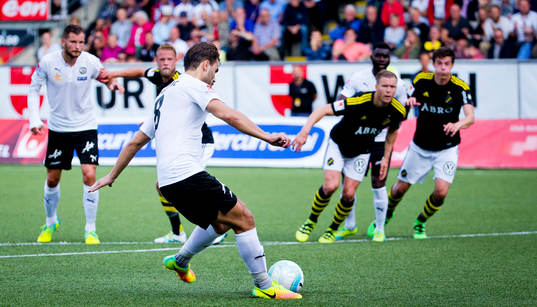 Örebros Astrit Ajdarevic missar straff