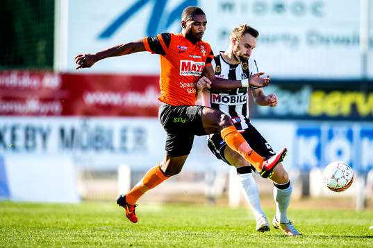 Kristianstads Izuchukwu Emeh och Landskronas Oskar