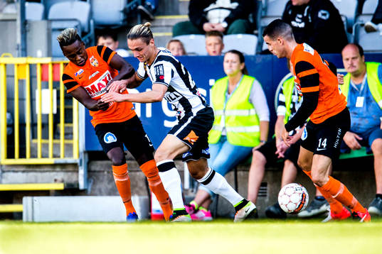 Kristianstads Nahom Girmai Netabay (v) och Granit Stagova