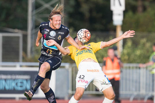 Gefles Anders Bååth och Falkenbergs Zlatan Krizanovic