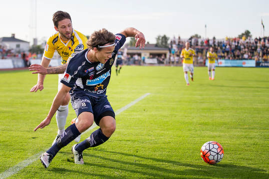 Falkenbergs Tibor Joza och Gefles Simon Skrabb