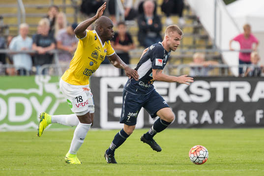 Falkenbergs Hakeem Araba och Gefles Robin Nilsson