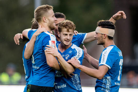 Halmstads spelare jublar