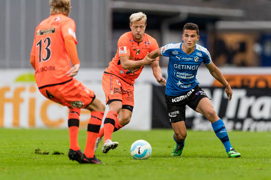 Varbergs Sebastian Crona och Halmstads Adnan Kojic
