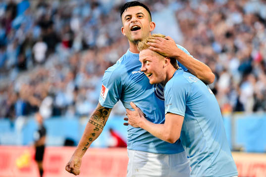 Malmö FFs Anders Christiansen och Behrang Safari jublar