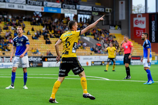 Elfsborgs Jon Jönsson  jublar