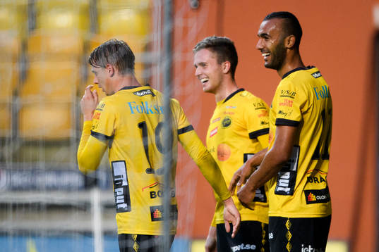 Elfsborgs Issam Jebali jublar ihop med Adam Lundqvist och