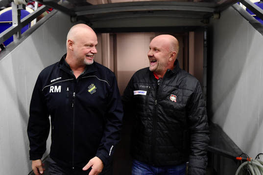 s tränare Roger Melin och Malmö Redhawks tränare Peter