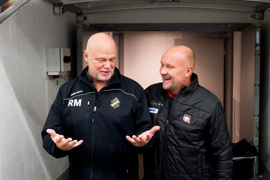 s tränare Roger Melin och Malmö Redhawks tränare Peter