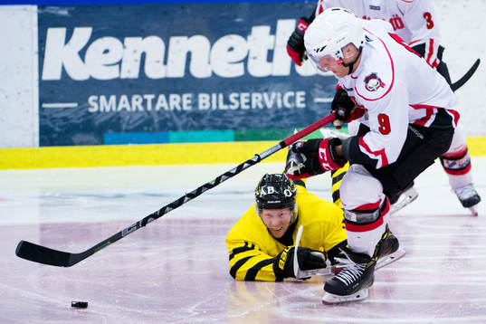 s Nicklas Heinerö och Malmö Redhawks Frederik Storm