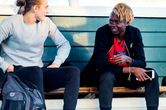 Rosengårds Gaëlle Enganamouit på läktaren