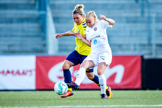 Bröndbys Nanna Christiansen och Rosengårds Ebba Wieder i