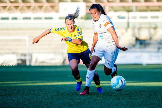 Bröndbys Theresa Nielsen och Rosengårds Lieke Martens i