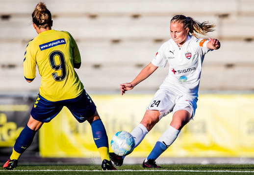 Bröndbys Nanna Christiansen och Rosengårds Ebba Wieder i