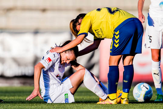 Rosengårds Iva Ladeka grimaserar