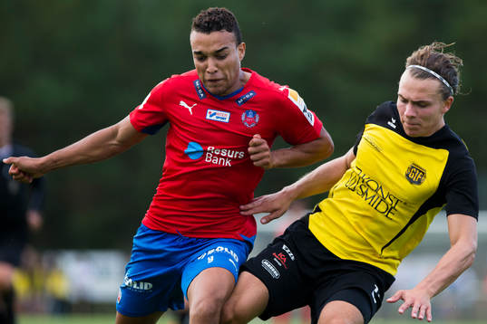 Helsingborgs Tyrell Rusike mot Gnosjös Viktor Nyström