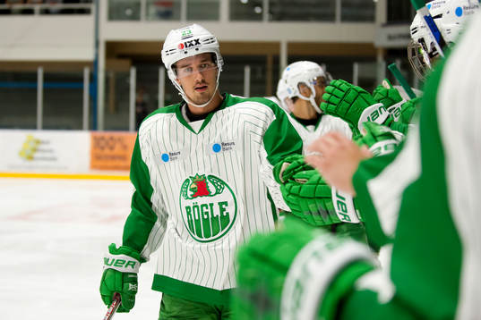 Rögles Daniel Sylwander jublar
