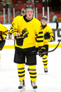 s Max Lindholm