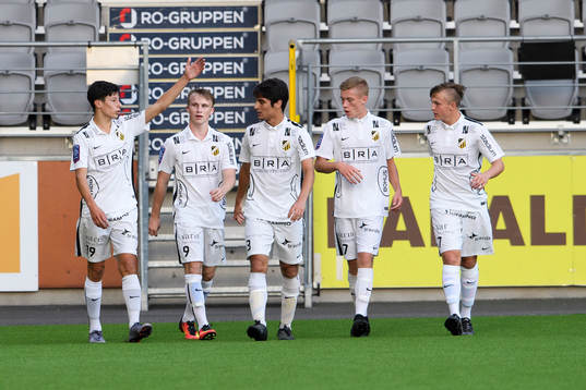 Häckens Ali Youssef (v) gör 0-1