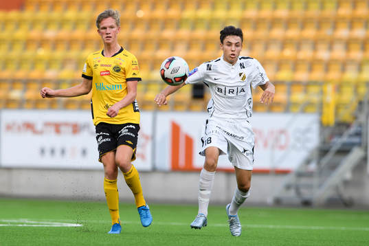Elfsborgs Tim Stålheden och Häckens Ali Youssef