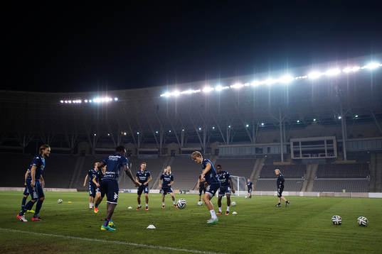 IFK Göteborgs spelare värmer upp på Tofiq