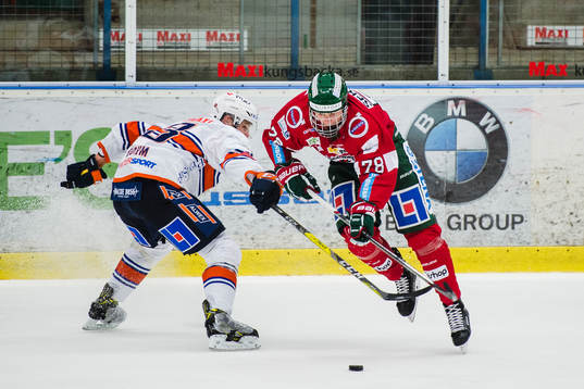 Växjös Oliver Bohm och Frölundas Kristian Vesalainen i