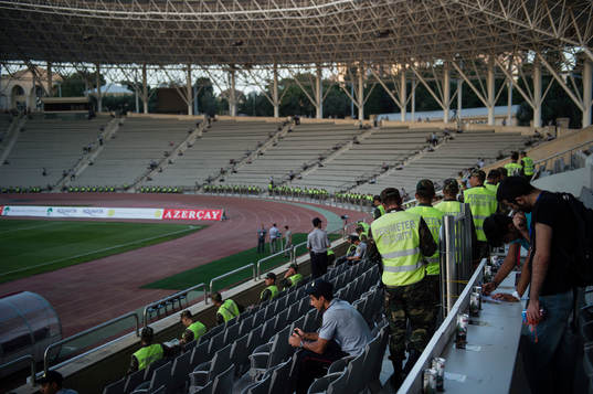 Militärer på Tofiq Bähramov-stadion  fotbollsmatchen i