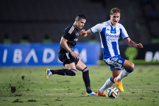 Karabachs Reynaldo och IFK Göteborgs Thomas Rogne