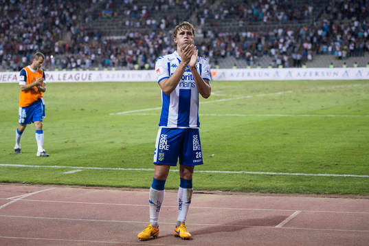 IFK Göteborgs Thomas Rogne tackar publiken