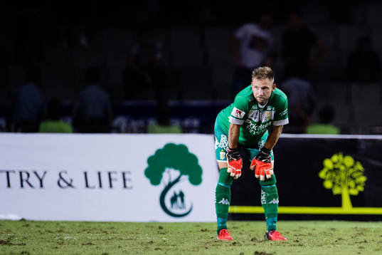 IFK Göteborgs målvakt John Alvbåge deppar