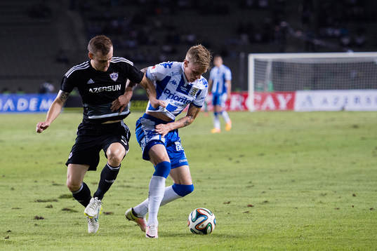 Karabachs Maksim Medvedev och IFK Göteborgs Sören Rieks