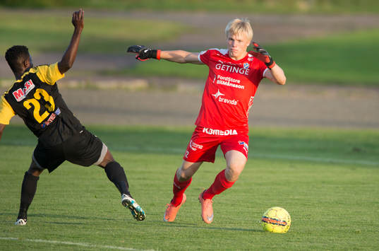 IFK Hässleholms Kojo Annor och Halmstads målvakt Isak