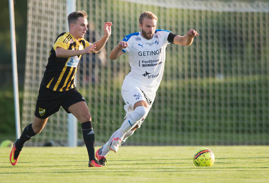 IFK Hässleholms Danny Gunnarsson och Halmstads Jesper