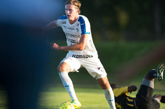 Halmstads Alexander Berntsson i matchen i Svenska Cupen