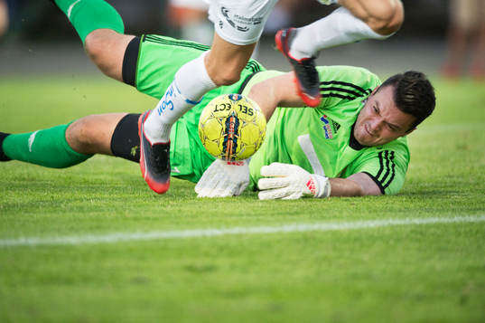 IFK Hässleholms målvakt Krenar Ejupi i matchen i Svenska