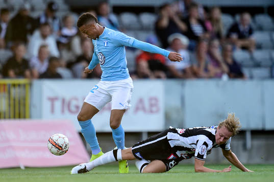 Malmö FFs Tobias Sana och Landskronas Måns Ekvall