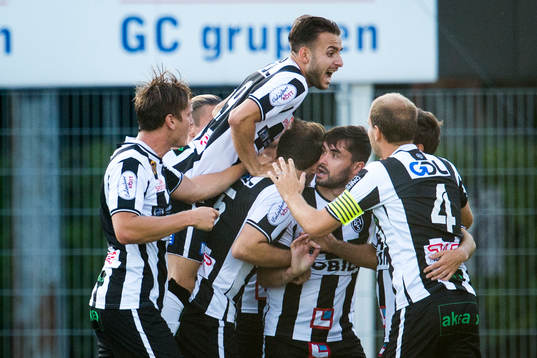 Landskronas spelare jublar