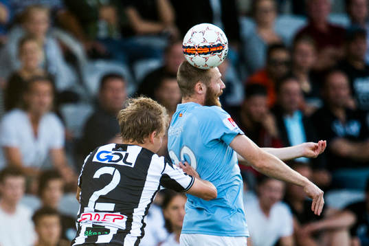 Malmö FFs Jo Inge Berget och Landskronas Viktor Svensson