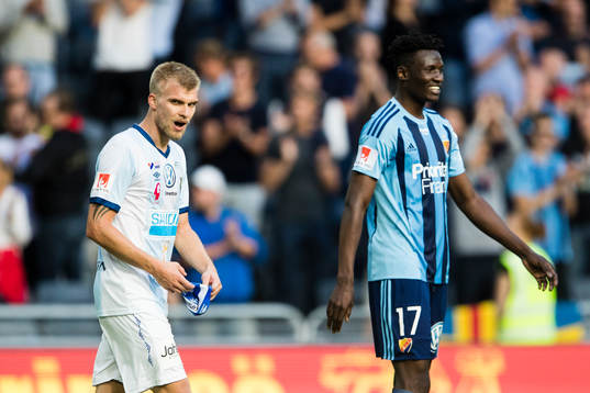 Gefles Robin Nilsson och Djurgårdens Michael Olunga jublar