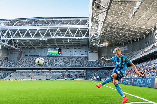 Djurgårdens Elliot Käck med en hörna