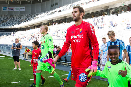 Djurgårdens målvakt Andreas Isaksson gör entré