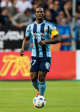Djurgårdens Kebba Ceesay med bollen