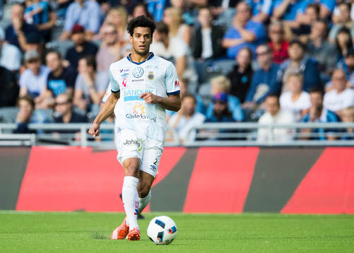 Gefles Joshua Nadeau med bollen