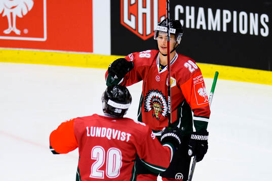 Frölundas Joel Lundqvist och Johan Sundström jublar