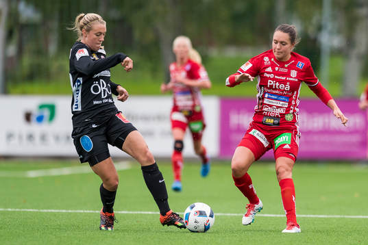 Örebros Michelle de Jongh och Piteås Felicia Karlsson