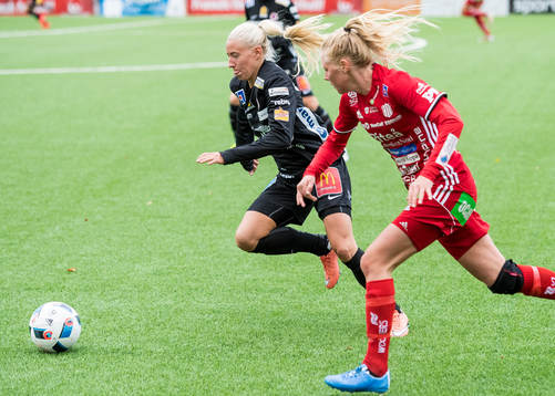 Örebros Julia Spetsmark och Piteås Elin Bragnum